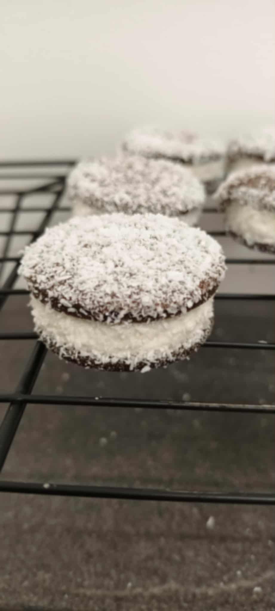 Kakaokekse mit Kokoscreme