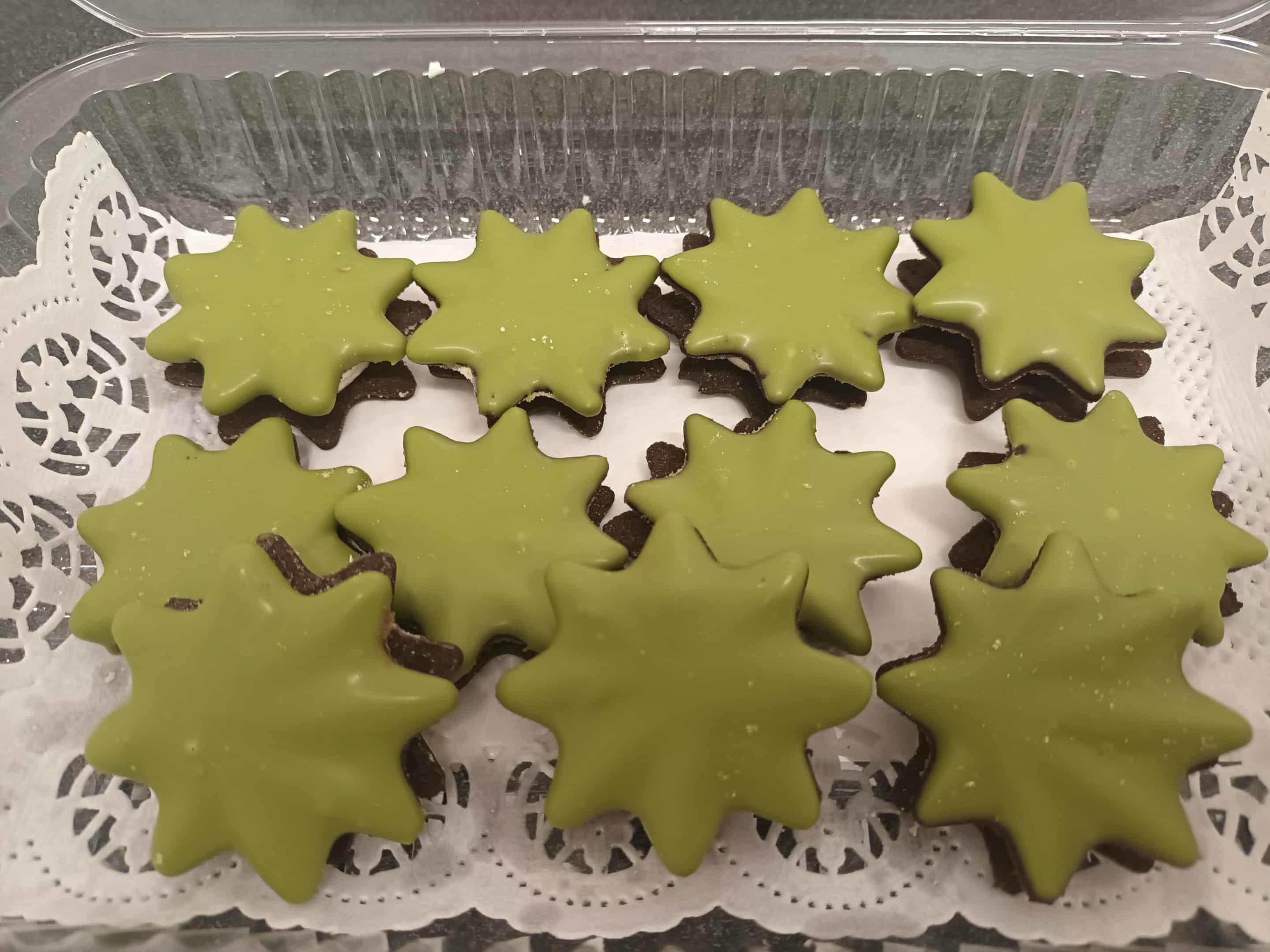 Kakaokekse mit Pistaziencreme