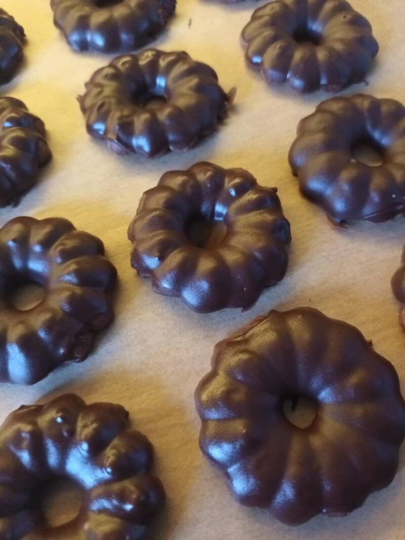 🍩 Vanille-Kranzkekse mit Schokolade